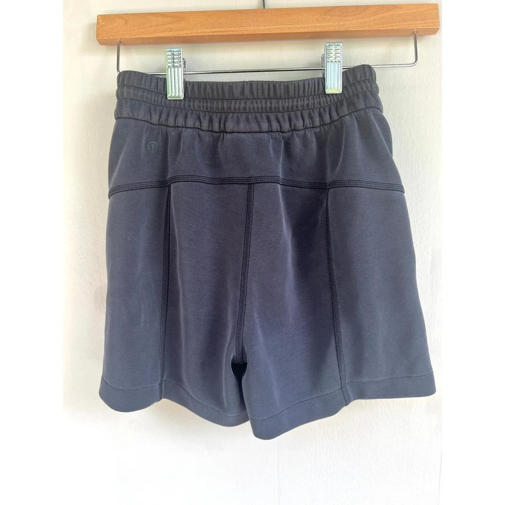 Lululemon Softstreme High-Rise Shorts‎ Women 0 Dark Grey Black 4 Inch Inseam